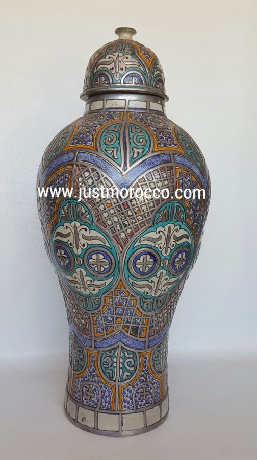 Moroccan ceramic vase from Fes, on sale handmade and hand painted. Moroccan ceramic vase, handmade and hand painted